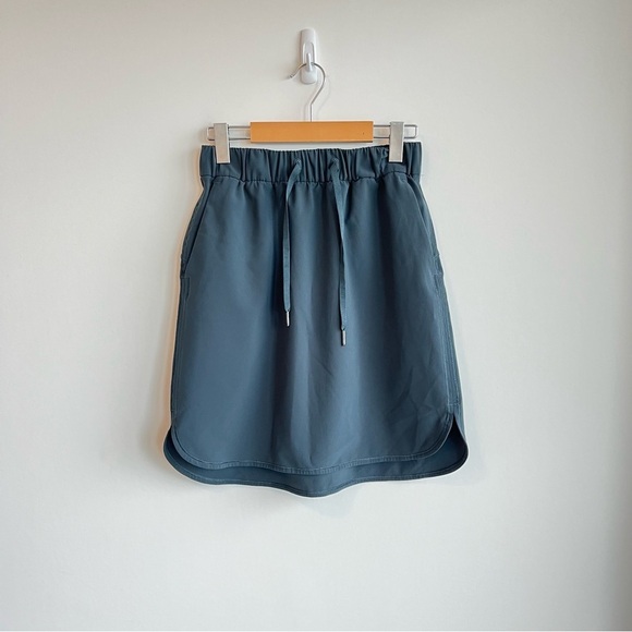 Lululemon On The Fly Skirt *21"
Sea Steel Size 6 - Picture 6 of 12
